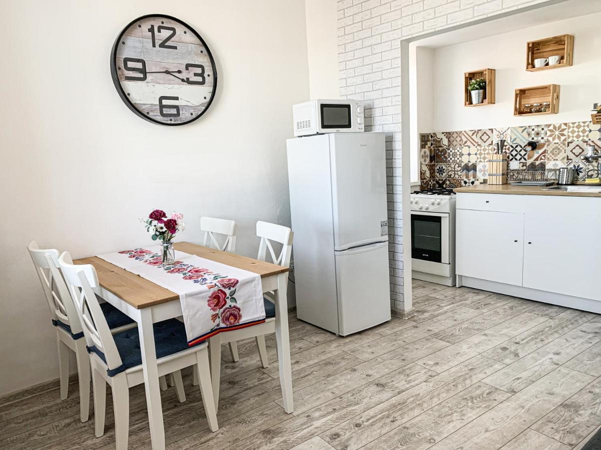 Charming Apartment In Paradise Called Bratislava Buitenkant foto